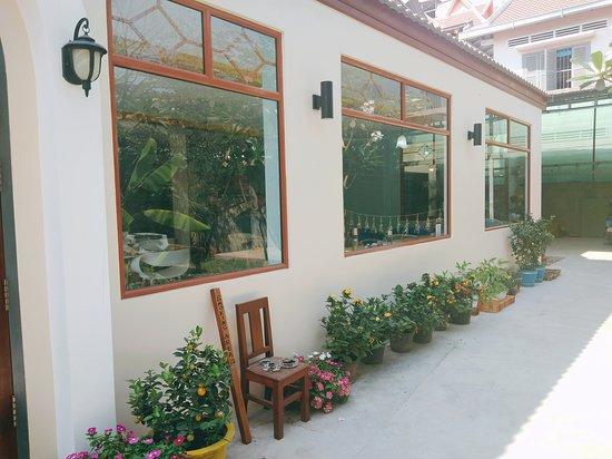 Rays Mrech Kampot Cafe